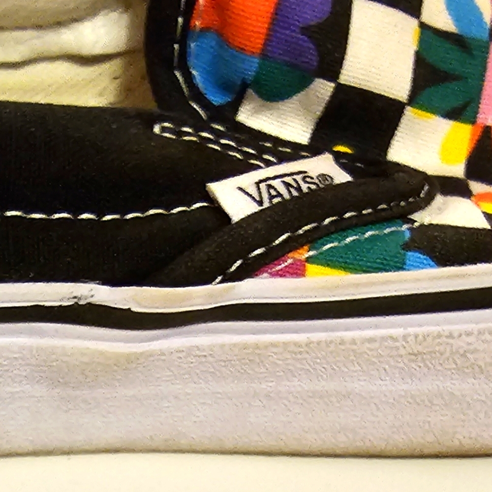 Vans - Picture 3 of 7